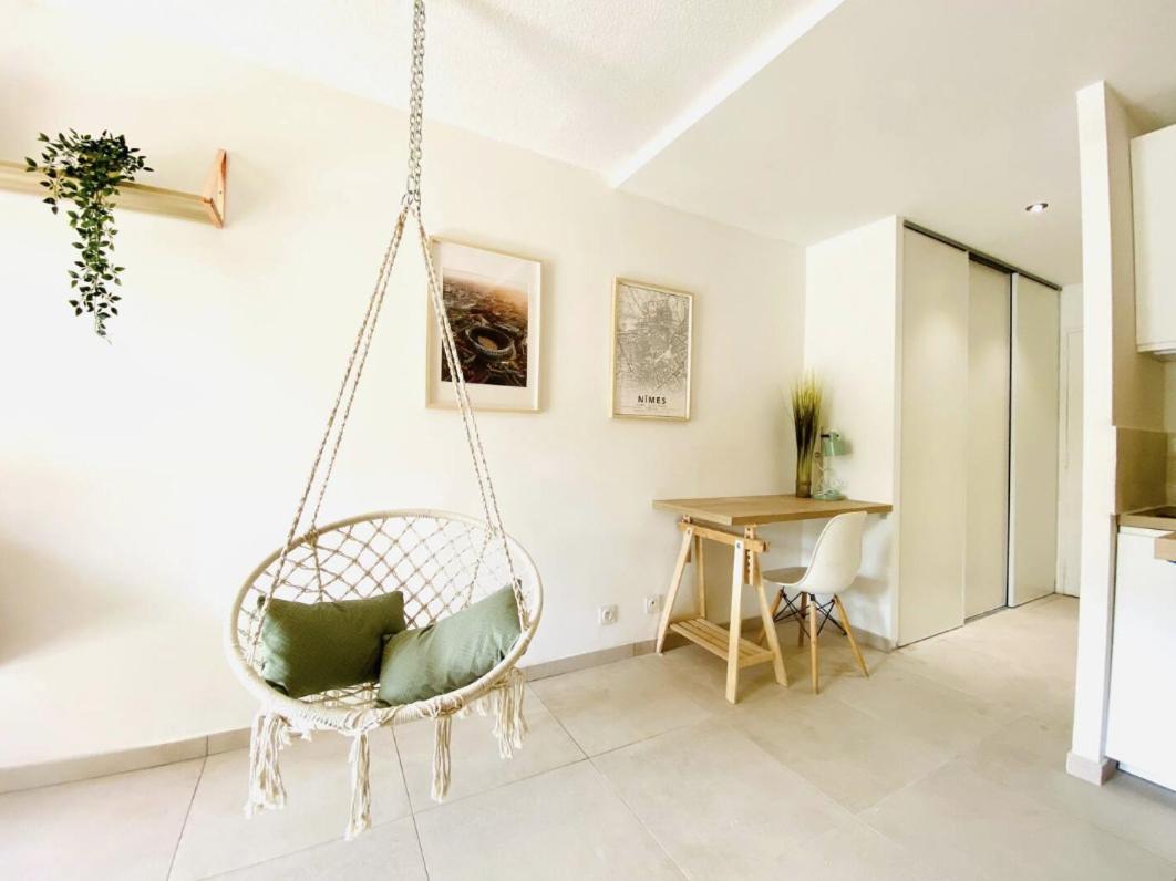 Studio Terrasse & Parking Gratuit En Residence Nîmes Kültér fotó