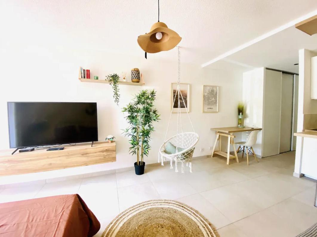 Studio Terrasse & Parking Gratuit En Residence Nîmes Kültér fotó