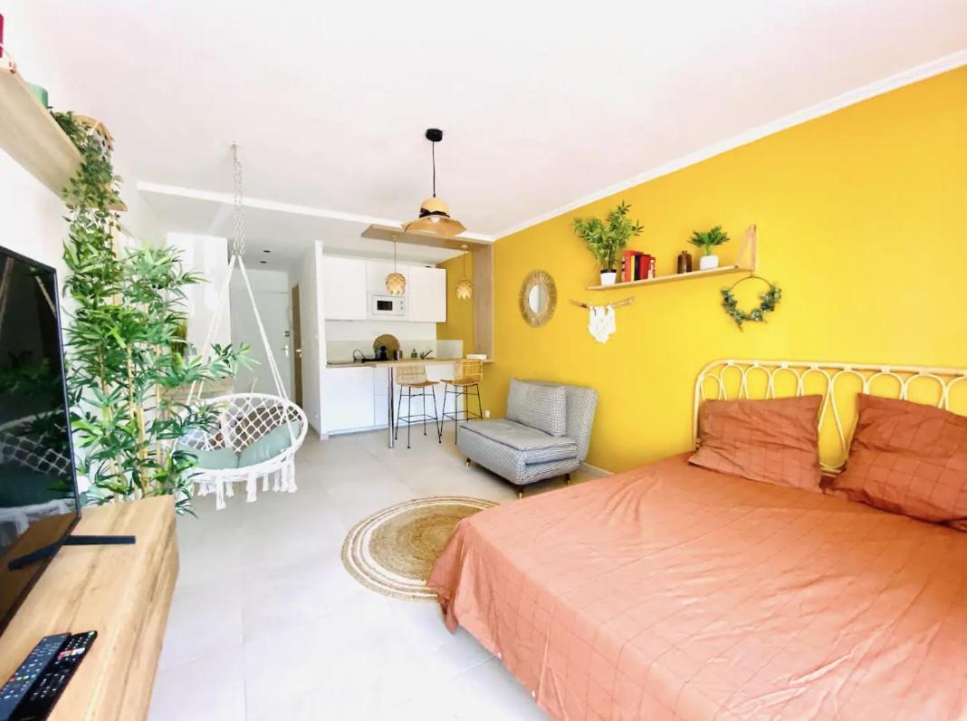 Studio Terrasse & Parking Gratuit En Residence Nîmes Kültér fotó